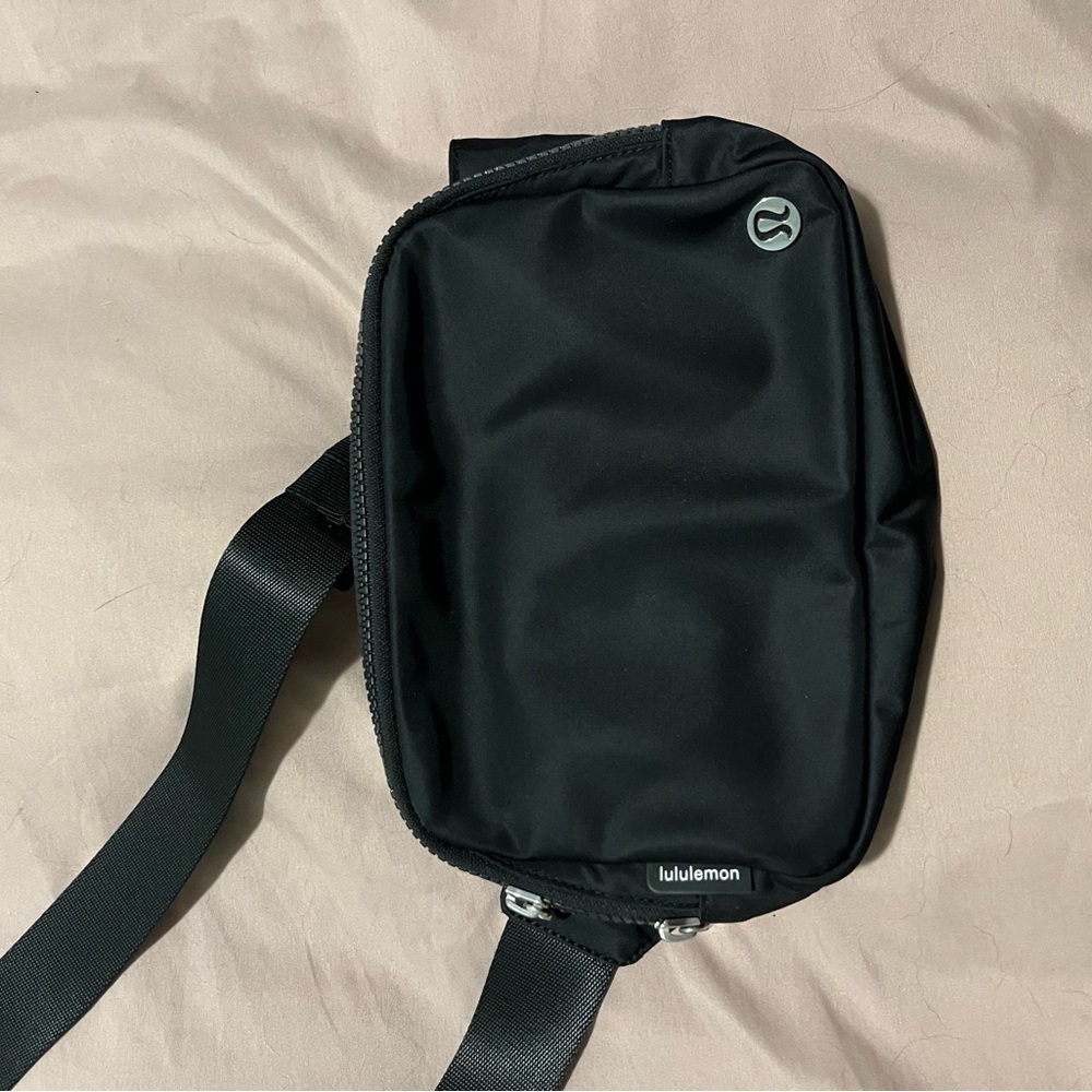 lululemon athletica Black Crossbody Bag with Adjustable Strap